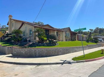 1079 Cosmo Ave