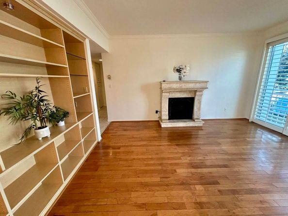 2410 Albatross St 9, San Diego CA 92101