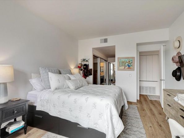 4018 Nobel Dr 204, San Diego CA 92122