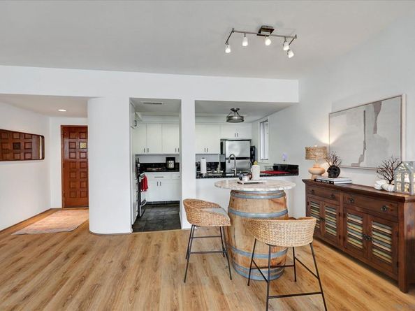 4018 Nobel Dr 204, San Diego CA 92122