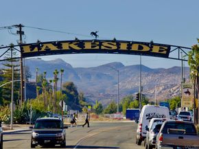 12525 Julian Avenue, Lakeside CA 92040