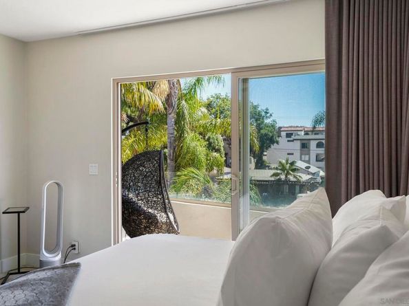 1122 Oliver Ave, San Diego CA 92109