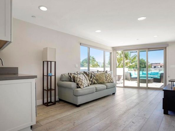 1122 Oliver Ave, San Diego CA 92109