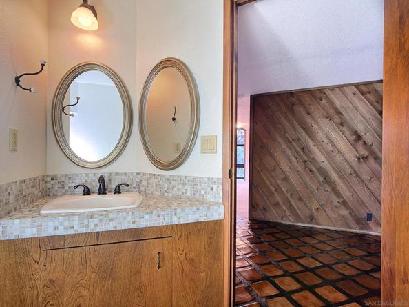 1077 Vista Madera Lane, El Cajon CA 92019