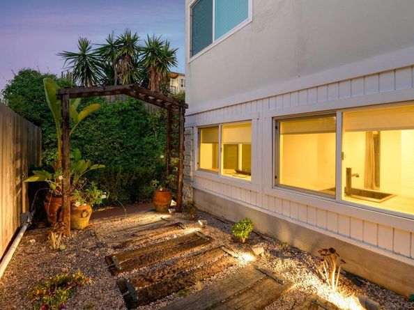 2130 32 B St, San Diego CA 92102