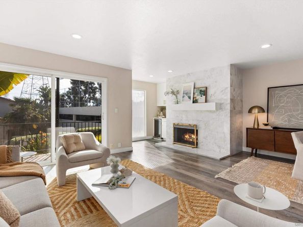 1913 Alga Rd A, Carlsbad CA 92009