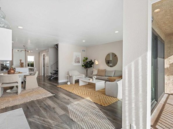 1913 Alga Rd A, Carlsbad CA 92009