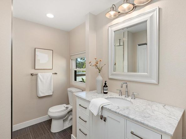 1913 Alga Rd A, Carlsbad CA 92009