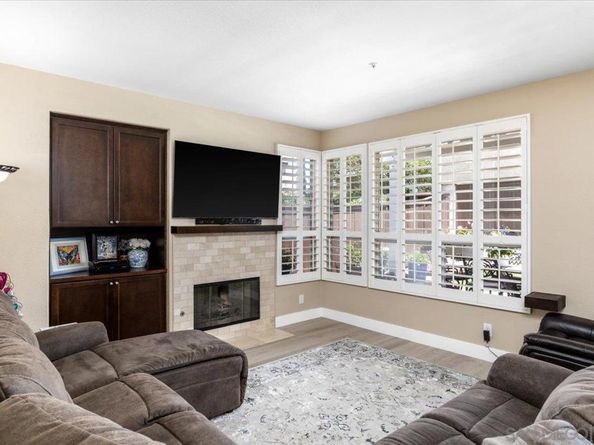 2090 Grand View Glen, Escondido CA 92026