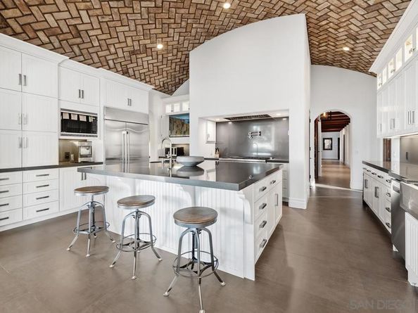 8069 Entrada De Luz E, San Diego CA 92127