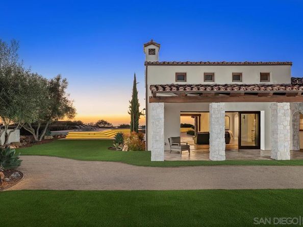 8069 Entrada De Luz E, San Diego CA 92127