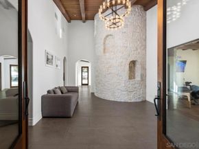 8069 Entrada De Luz E, San Diego CA 92127