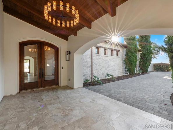 8069 Entrada De Luz E, San Diego CA 92127