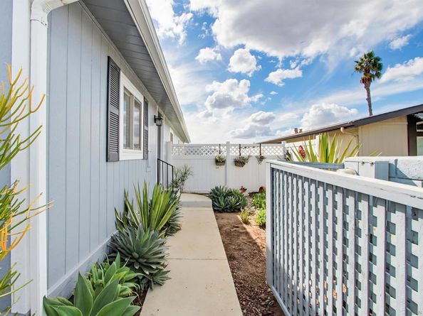 1723 Kiwi Gln, Escondido CA 92026