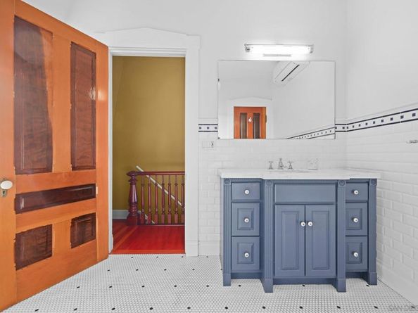 1930 30Th St, San Diego CA 92102