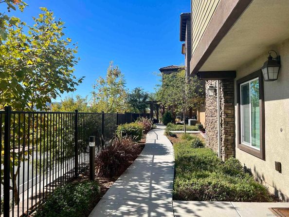 415 Mission Villas Rd, San Marcos CA 92069