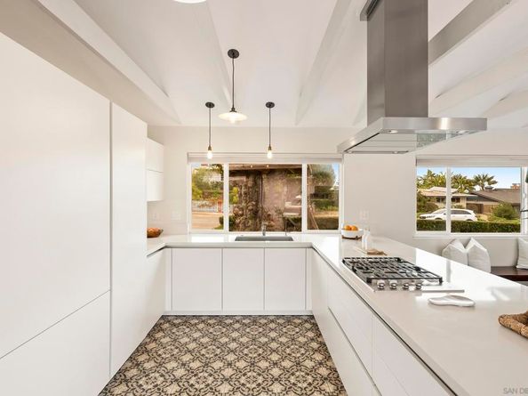 6653 Avenida Manana, La Jolla CA 92037