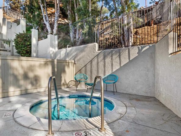 3961 Hortensia St H4, San Diego CA 92110