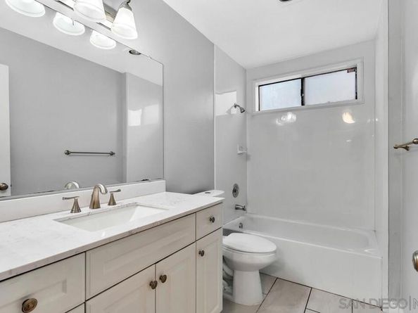 450 W Vermont Ave 105, Escondido CA 92025