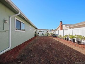 3374 Ashford St, San Diego CA 92111