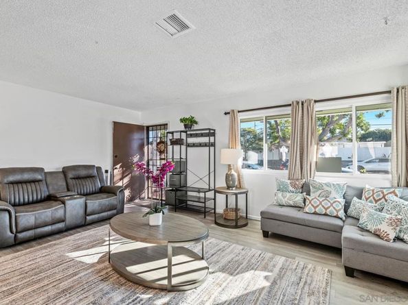 3374 Ashford St, San Diego CA 92111