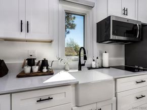 901 Stratford Drive, Encinitas CA 92024
