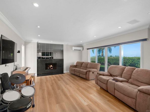 1151 Catalina Boulevard, San Diego CA 92107