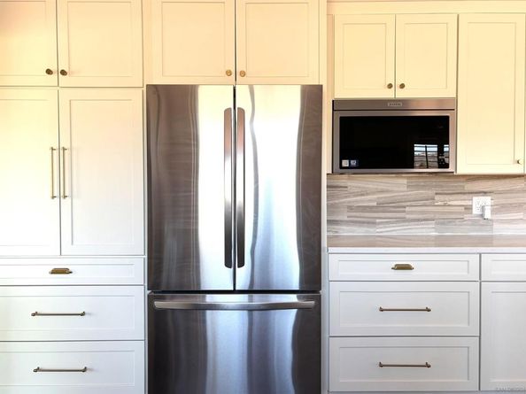 672 Chateau Place, Escondido CA 92029