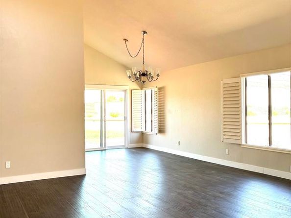 672 Chateau Place, Escondido CA 92029