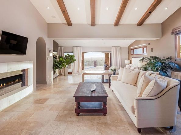 2647 Marmol Ct, Carlsbad CA 92009