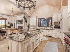 2647 Marmol Ct, Carlsbad CA 92009