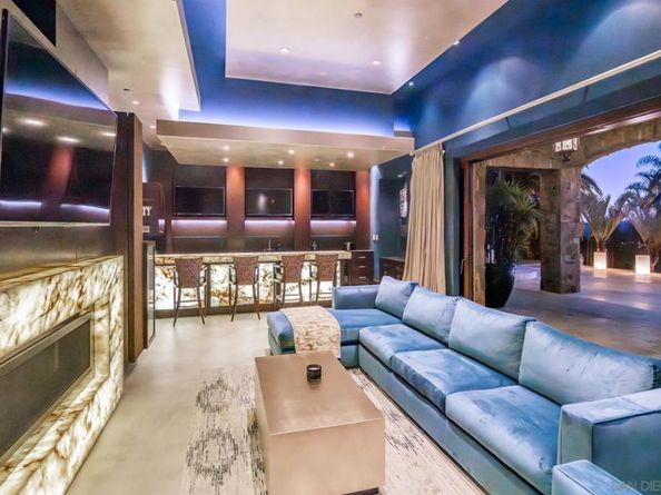 2647 Marmol Ct, Carlsbad CA 92009
