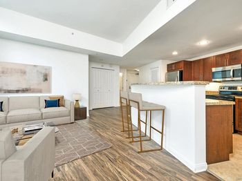 253 10th Ave