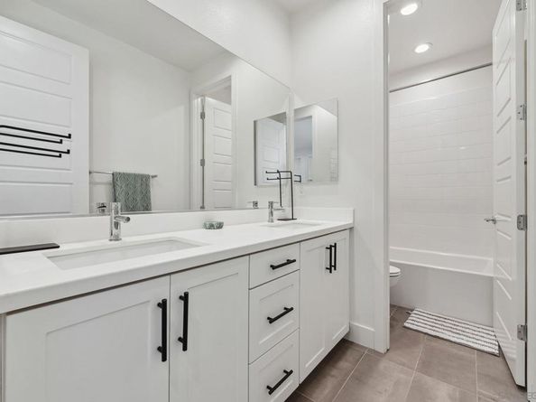 8246 Rose Quartz Cir, San Diego CA 92126