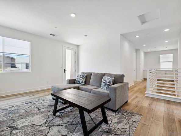 8246 Rose Quartz Cir, San Diego CA 92126