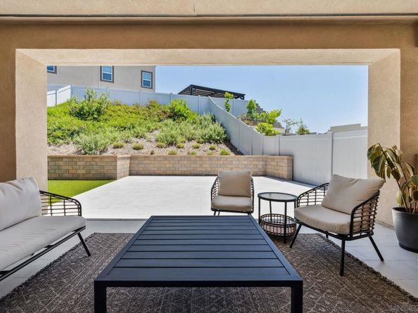 8246 Rose Quartz Cir, San Diego CA 92126