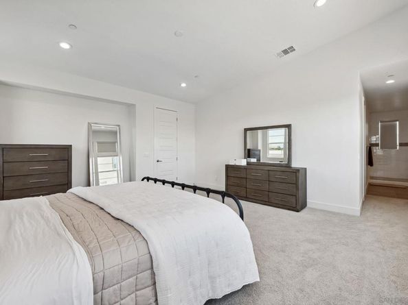 8246 Rose Quartz Cir, San Diego CA 92126