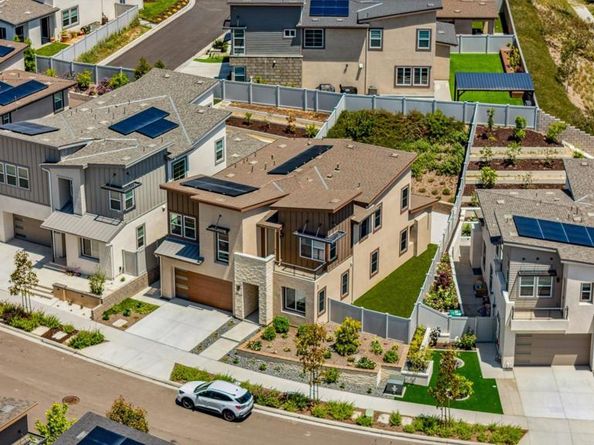 8246 Rose Quartz Cir, San Diego CA 92126