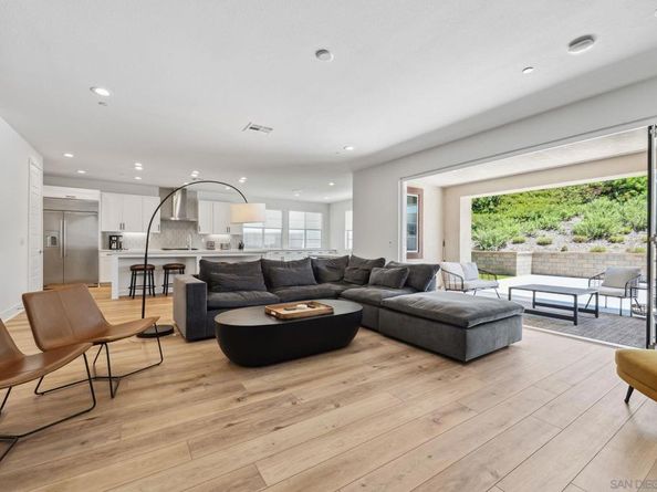 8246 Rose Quartz Cir, San Diego CA 92126