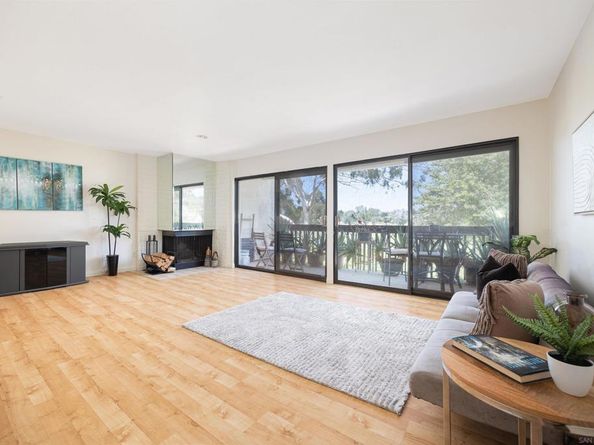 2503 Navarra Dr 105, Carlsbad CA 92009