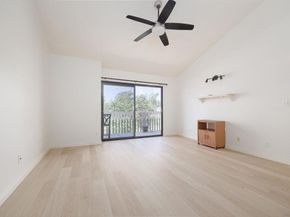 2503 Navarra Dr 105, Carlsbad CA 92009