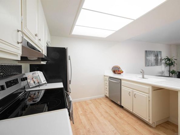 2503 Navarra Dr 105, Carlsbad CA 92009