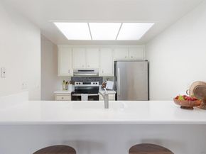 2503 Navarra Dr 105, Carlsbad CA 92009