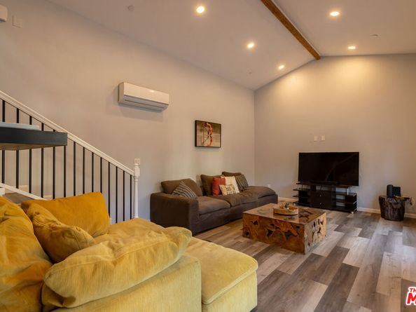 18404 Arminta Street, Reseda CA 91335