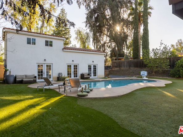 18404 Arminta Street, Reseda CA 91335