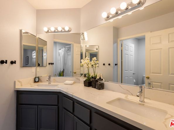 18404 Arminta Street, Reseda CA 91335