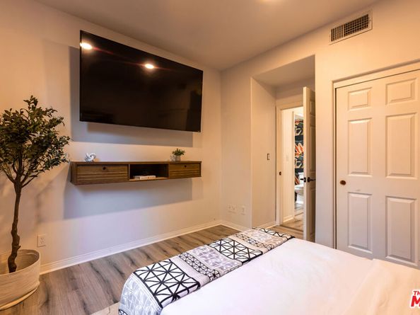 18404 Arminta Street, Reseda CA 91335