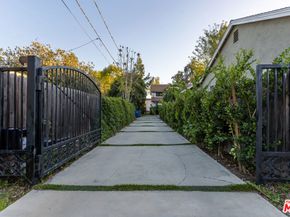 18404 Arminta Street, Reseda CA 91335