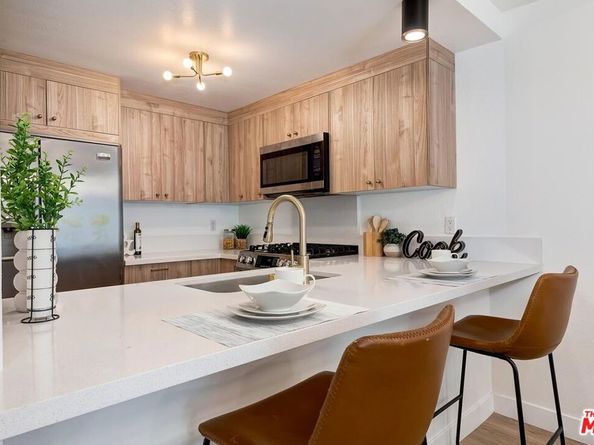 1633 S Bentley Avenue 204, Los Angeles CA 90025