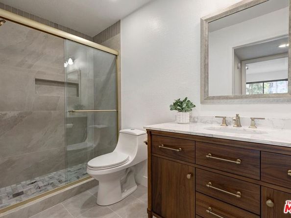 1633 S Bentley Avenue 204, Los Angeles CA 90025